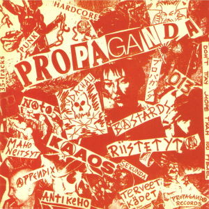 Russia Bombs Finland -kokoelma julkaistiin 1982 eli samana vuonna kun Jyrki Nissinen syntyi. 90-luvun puolivälissä se avasi Nissiselle oven punkin maailmaan. Propaganda recordsin vuonna 1982 julkaiseman Russia Bombs Finland -kokoelmalevyn kansikuva.