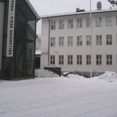 Källhagens skola och Virkby gymnasium i Lojo