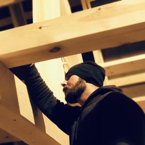 Fredrik Sjöblad byggde sitt hus med klimatet i åtanke. Porträtt på Fredrik Sjöblad.