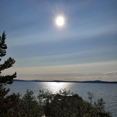 Yötön yö ja Inarijärvi.