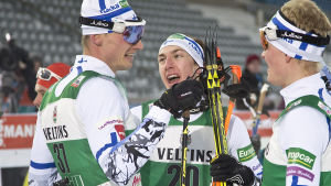 Manninen värdefull mentor för upp till 20 år yngre landslagskompisar. Hannu Manninen, Ilkka Herola och Leevi Mutru, januari 2017.