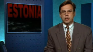 Arto Nurminen kertoo Estonian uppoamisesta tv-uutisissa 28.9.1994