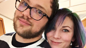 Ann-Sofie Finne pratar öppet med sin pojkvän Anton Plogman om alla tankar psykisk ohälsa väcker. Ann-Sofie Finne med sin pojkvän Anton Plogman.
