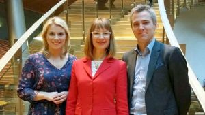 Riksdagsledamöterna Saara-Sofia Sirén, Tytti Tuppurainen och Anders Adlercreutz är styrelsemedlemmar i riksdagens feministgrupp.
