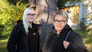 Eija Saaranen och Piia Haapanen. Erja Saaranen och Piia Haapanen är djurrättsaktivister.
