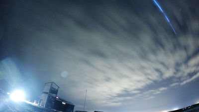 Geminidernas stjärnfall ovanför Meteorian vid Söderfjärden