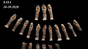 Med hjälp av de olika föremålen kunde forskarna datera staden till Amenhotep III:s regeringstid. Fynd från egyptisk utgrävning