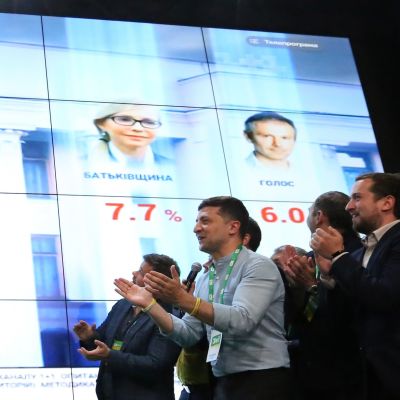 Ukrainan presidentin Volodymyr Zelenskyn Kansan Palvelija -puolueen voittojuhlat 21. heinäkuuta.