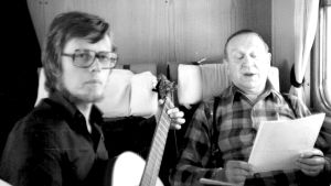 Bosse Österberg och Limpan Lindholm 1973 Bosse Österberg. Nils Wilhelm "Limpan" Lindholm, Sällskapet Visans Vänner i Helsingfors, 1973