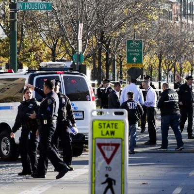 New Yorkin poliisi on eristänyt alueen tutkintoja varten.