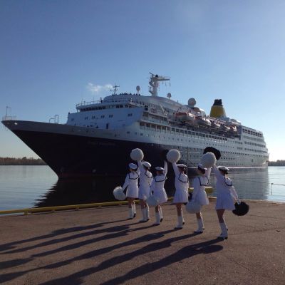 Saga Sapphire saapuu Kantasatamaan Kotkassa.