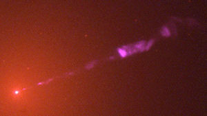 M 87 galaksi ja siitä virtaava suihku