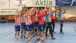 BK-46:s herrlag består huvudsakligen av Karisbor. BK-46 jublar över seger.