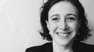 Marina Benjamin har skrivit en bok om klimakteriet utgående från egna erfarenheter. Den brittiska författaren och journalisten Marina Benjamin.