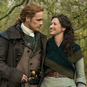 Suosikkisarjassa Claire ja Jamie Fraser joutuvat ottamaan rakkaiden asioiden puolesta suuria riskejä.