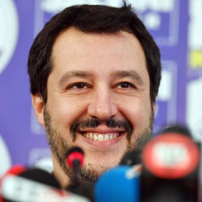Matteo Salvini pressitilaisuudessa Milanossa 5. maaliskuuta.
