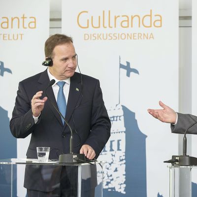 Presidentti Sauli Niinistö (oik) ja Ruotsin pääministeri Stefan Löfven Kultarannassa 19. kesäkuuta.