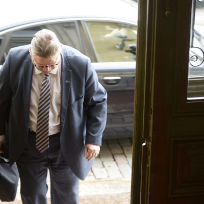 Perussuomalaisten puheenjohtaja Timo Soini saapui hallitusneuvotteluihin Smolnaan Helsingissä sunnuntaina 24 toukokuuta.
