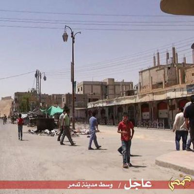 Kuvakaappaus jihadistimedia Welayat Homsin 21. toukokuuta julkaisemasta videosta, jossa kuvataan Palmyran kaupunkia sen jälkeen kun Isis valtasi kaupungin.