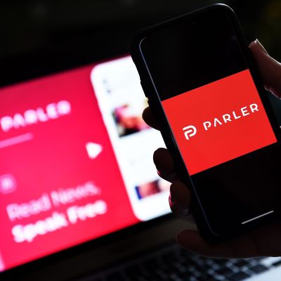 Parlerin appi kännykän ruudulla.
