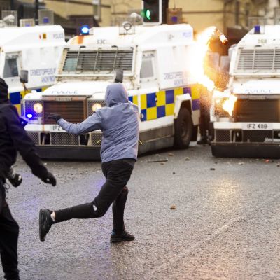 Mellakointia Belfastissa, Pohjois-Irlannissa