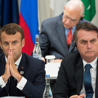 Ranskan presidentti Emmanuel Macron ja Brasilian presidentti Jair Bolsonaro G20-maiden kokouksessa Osakassa heinäkuussa.