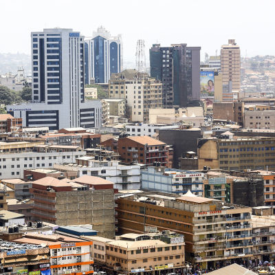 Stadsvy över Ugandas huvudstad Kampala