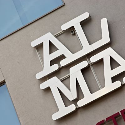 Alma median logo.