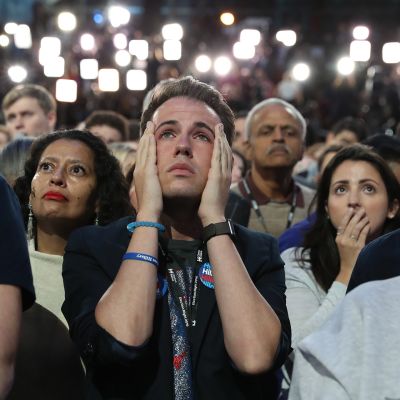 Hillary Clintonin kannattajia vaalivalvojaisissa New Yorkissa.