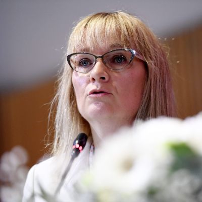 Päivi Niemi-Laine valittiin Julkisten ja hyvinvointialojen liiton JHL:n puheenjohtajaksi.
