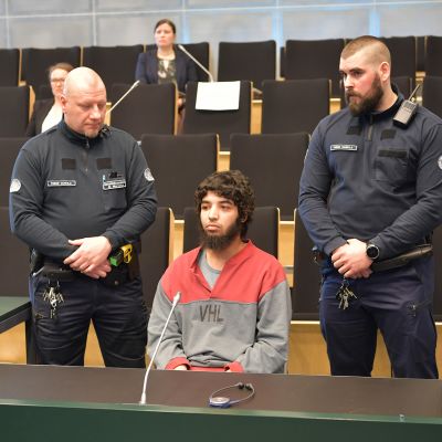 Turun joukkopuukotuksen pääkäsittely alkoi Turun vankilassa.