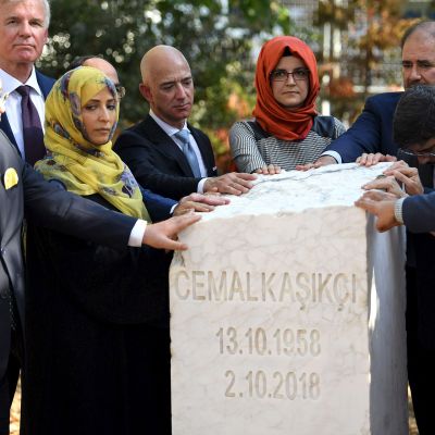 Toimittaja Jamal Khashoggin hautajaiset.