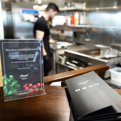 ravintolan tiski ja menu