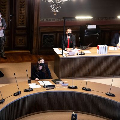 Hallitus aloitti varsinaisen neuvottelun liikkumisrajoituksista Säätytalossa 22. maaliskuuta.