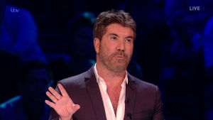 Saara Aalto var rädd för att uppträda för domaren Simon Cowell som är ökänd för sin vassa kritik. Simon Cowell är domare i brittiska X-Factor.
