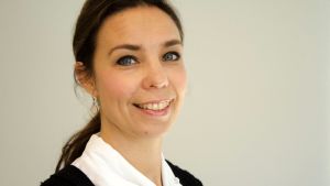 Malin von Koskull uppmanar pappor att tillbringa mera tid med sina barn. Bild på Malin von Koskull