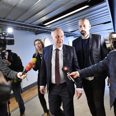 Vasemmistopuolueen johtaja Jonas Sjöstedt.