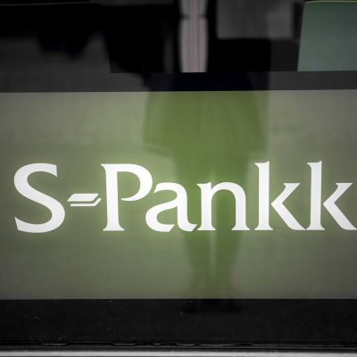 S-PAnkin logo ikkunassa.