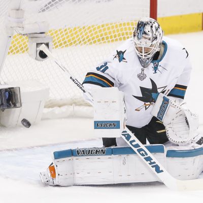 Martin Jones torjuntatöissä.