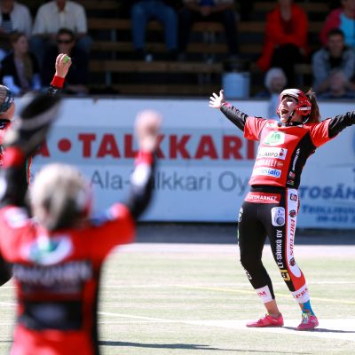 Kuvassa Porin Pesäkarhujen Kaisa-Maija Rosvall