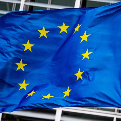 euroopan union lippu liehuu