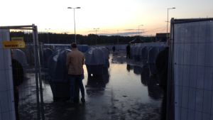 Det där är inte vatten. Översvämmat pissoarområde på Rock Fest i Vanda 9.6. 2017.