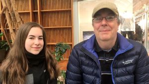 Matilda och Ulf Ängsås. Pappa Ulf Ängsås och dottern Matilda från Falun tillbringar påsken i Vasa.