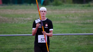Helander redo att kasta spjut sommaren 2014. Oliver Helander, IF Raseborg