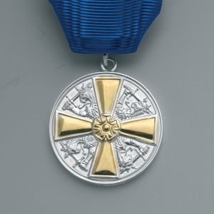 Finlands Vita Ros orden delas ut till mammor på mors dag. Finlands Vita Ros orden delas ut till mammor på mors dag.