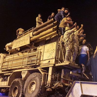 Libyalaisten valtaama venäläinen ilmatorjuntaase.