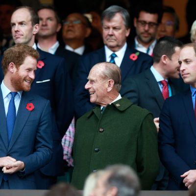 Prinssi Harry, prinssi Philip ja prinssi William seurasivat rugbyn maailmanmestaruuskilpailujen loppuottelua Lontoossa.