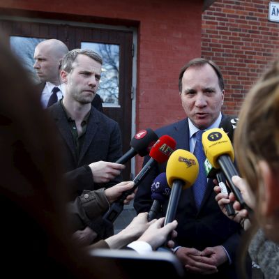 Ruotsin pääministeri Stefan Löfven puhui medialle 7. huhtikuuta