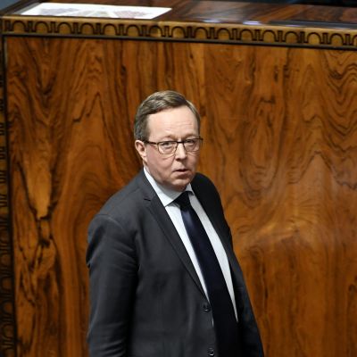 Mika Lintilä eduskunnan suullisella kyselytunnilla Helsingissä.