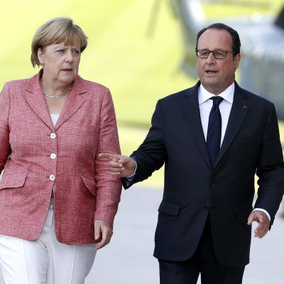 Saksan liittokansleri Angela Merkel ja Ranskan presidentti Francois Hollande tapasivat Evian-les-Bainsissa 2. syyskuuta 2016.
